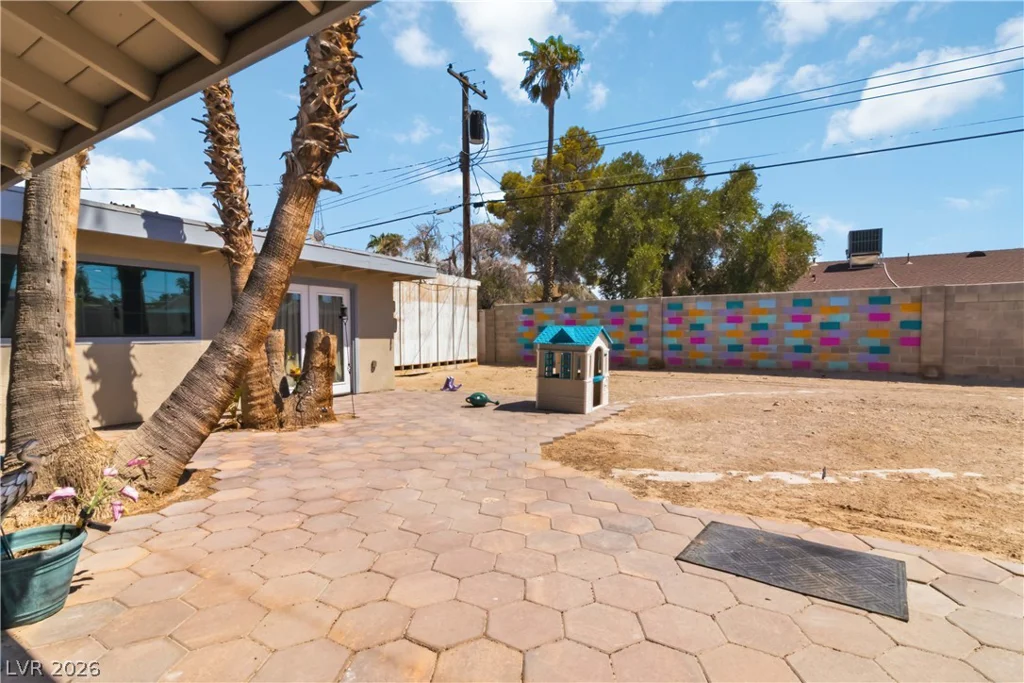 1727 Cherokee, Las Vegas, NV 89169
