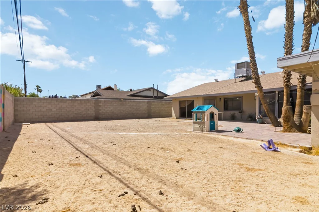 1727 Cherokee, Las Vegas, NV 89169