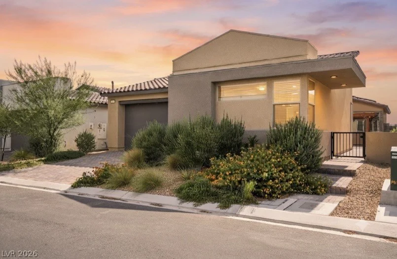 9958 Egan Valley, Las Vegas, NV 89166