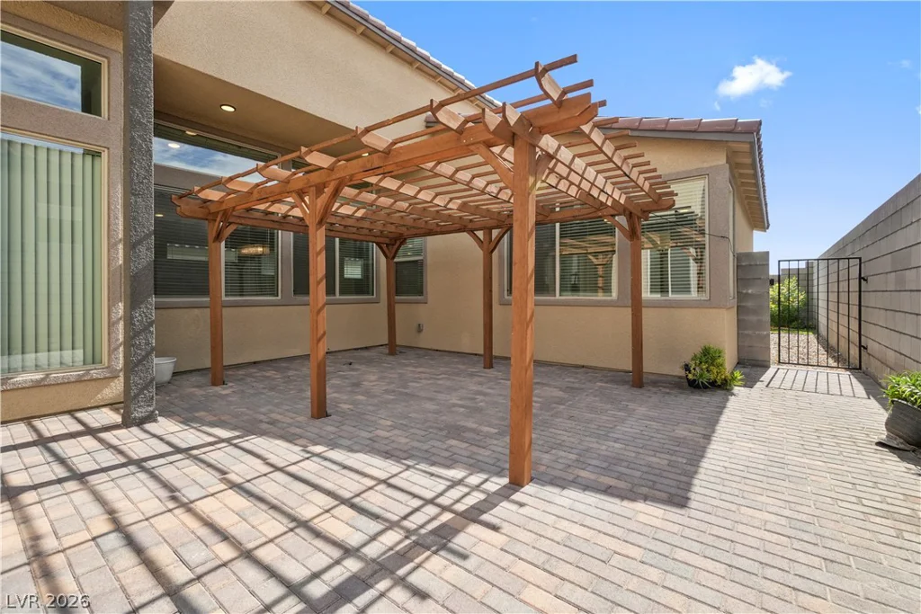 9958 Egan Valley, Las Vegas, NV 89166