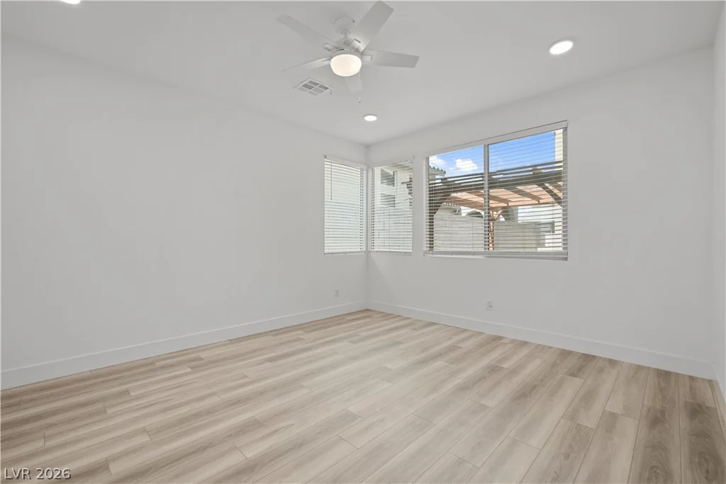 9958 Egan Valley, Las Vegas, NV 89166