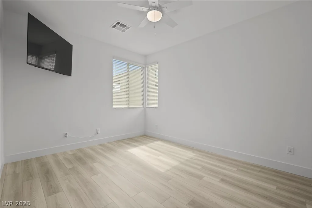 9958 Egan Valley, Las Vegas, NV 89166