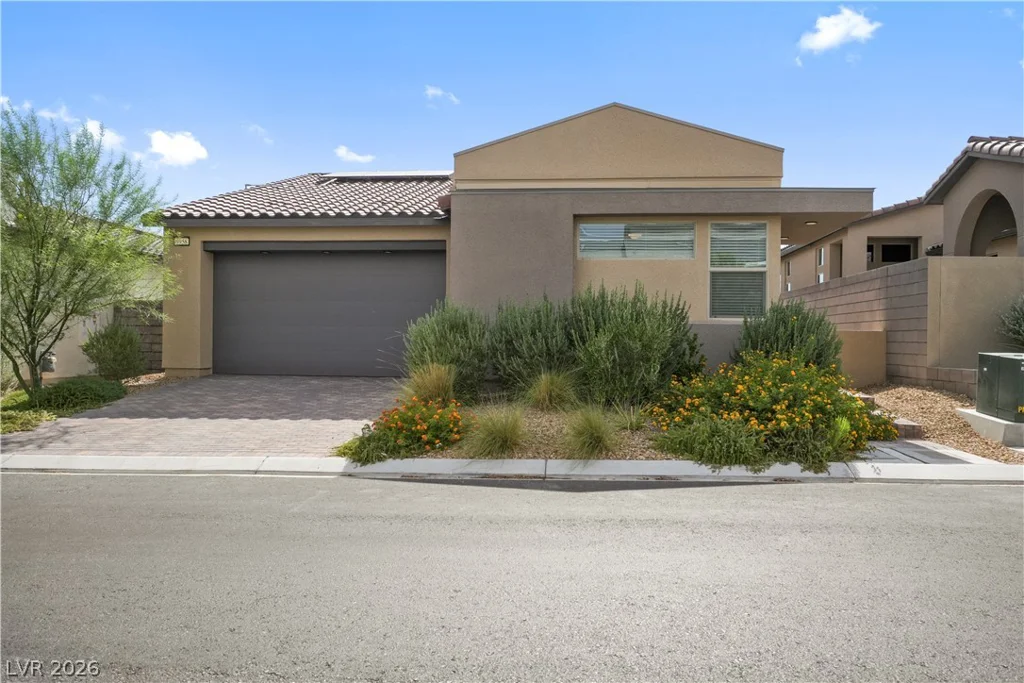 9958 Egan Valley, Las Vegas, NV 89166