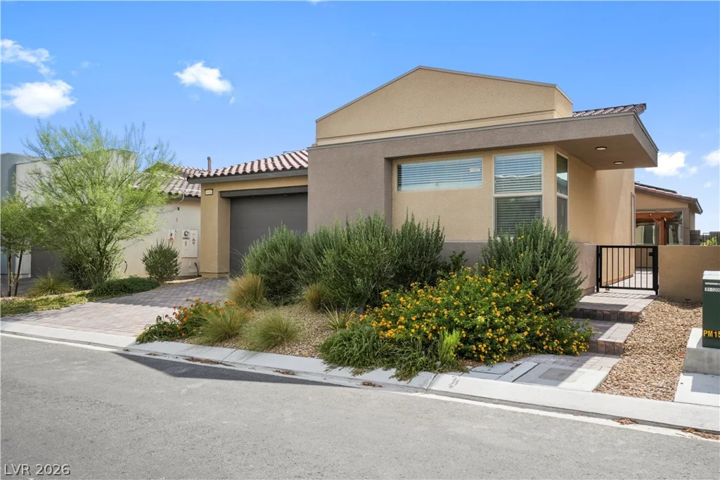9958 Egan Valley, Las Vegas, NV 89166
