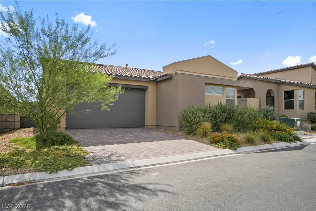 9958 Egan Valley, Las Vegas, NV 89166