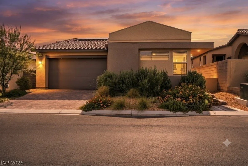 9958 Egan Valley, Las Vegas, NV 89166