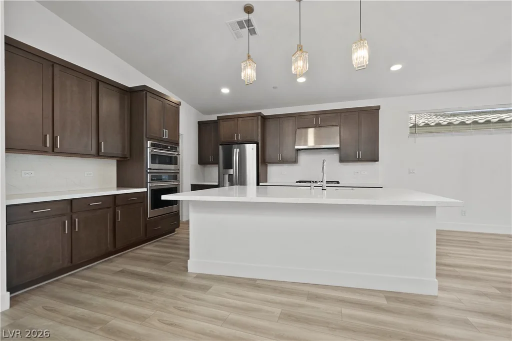9958 Egan Valley, Las Vegas, NV 89166