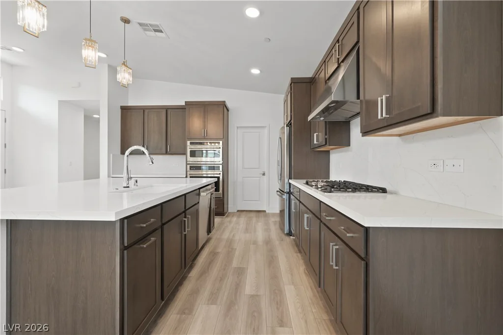 9958 Egan Valley, Las Vegas, NV 89166