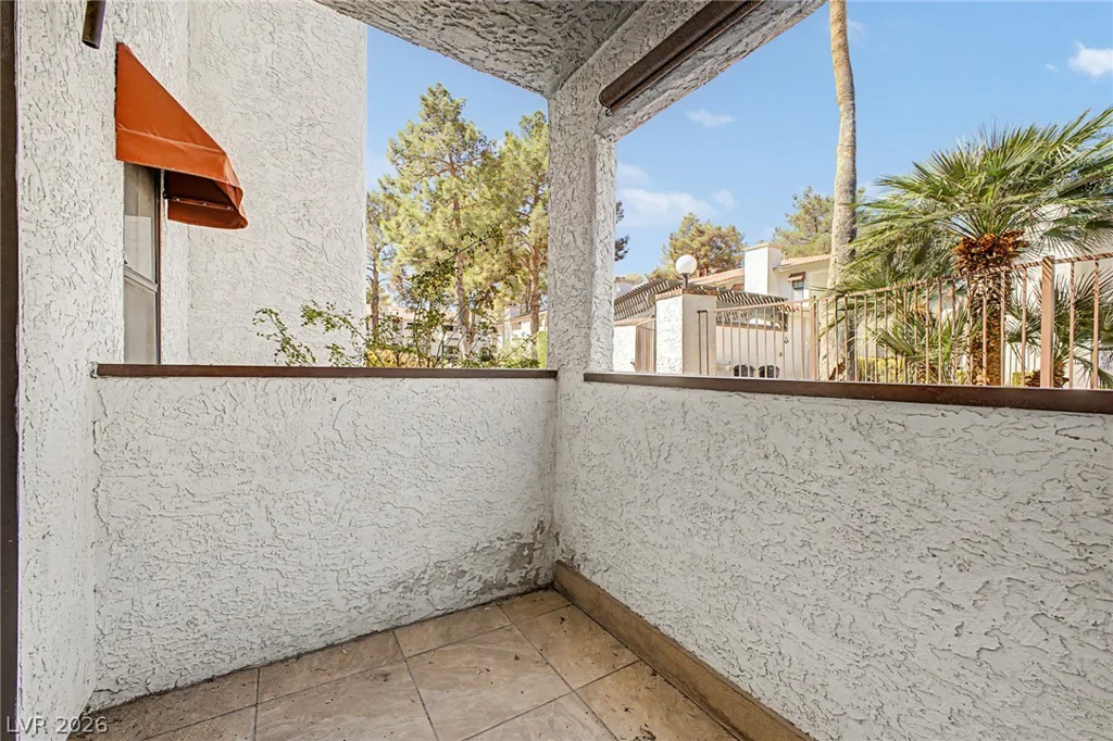 6643 Tropicana, Las Vegas, NV 89103