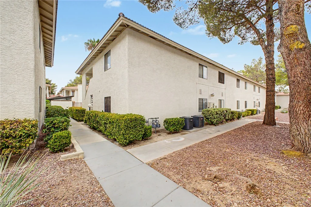 6643 Tropicana, Las Vegas, NV 89103