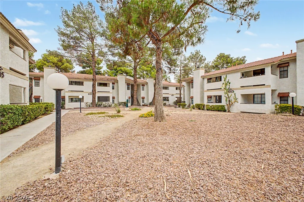 6643 Tropicana, Las Vegas, NV 89103