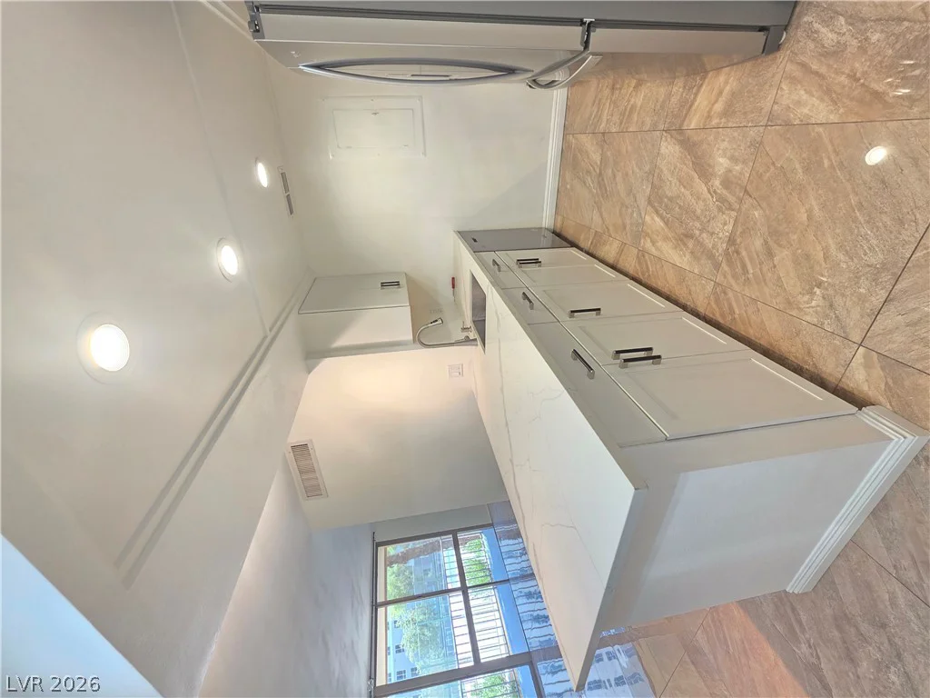 205 Harmon, Las Vegas, NV 89169