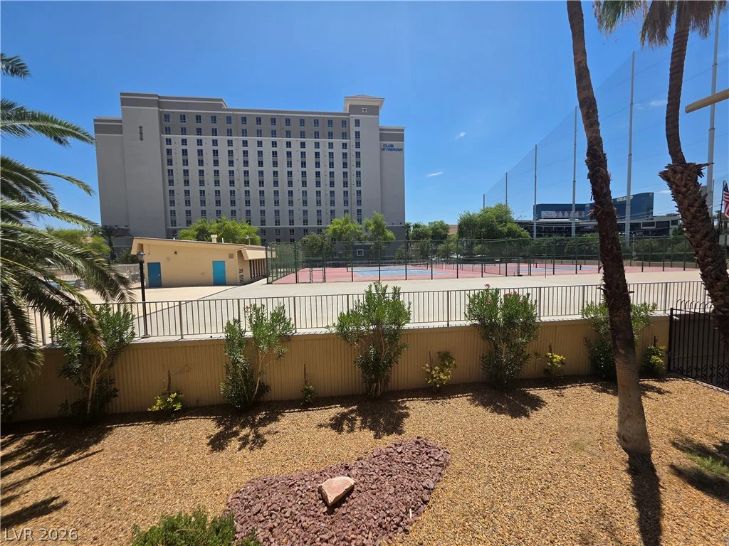 205 Harmon, Las Vegas, NV 89169