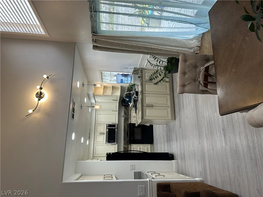 10126 Pennyroyal, Las Vegas, NV 89183