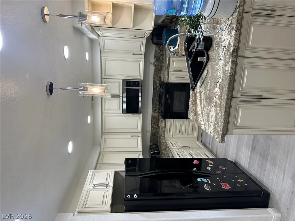 10126 Pennyroyal, Las Vegas, NV 89183