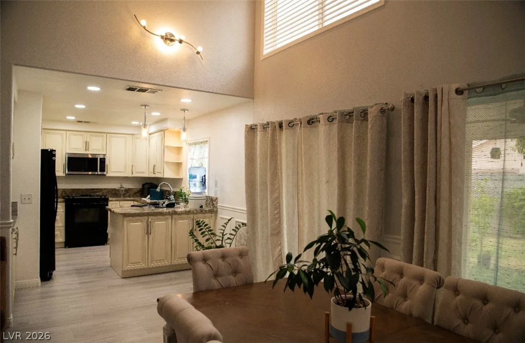 10126 Pennyroyal, Las Vegas, NV 89183