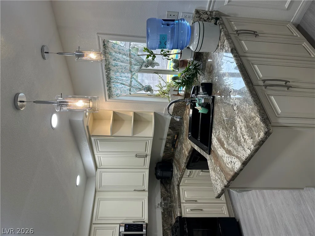 10126 Pennyroyal, Las Vegas, NV 89183