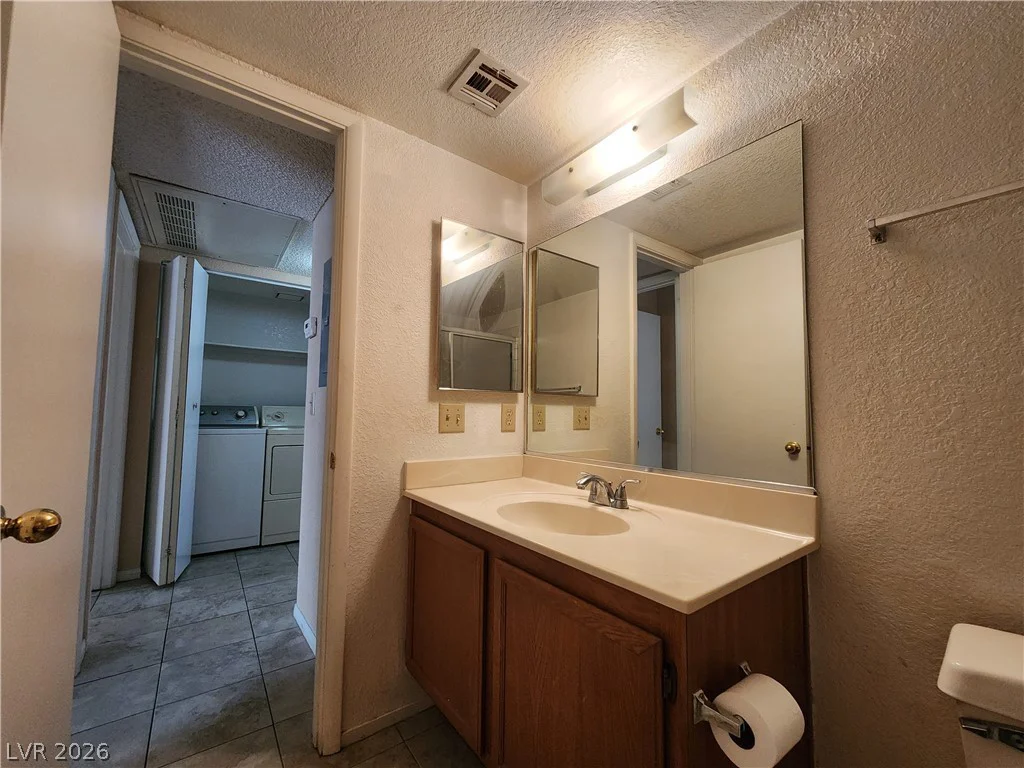 1412 Oak Rock, Las Vegas, NV 89128