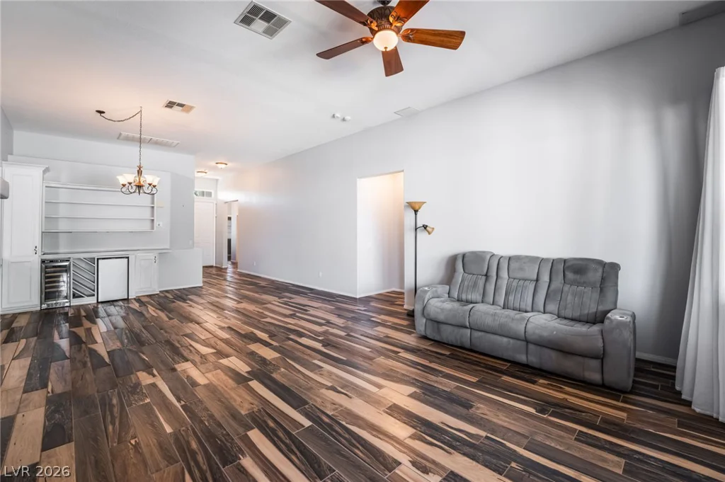 8528 Bandits Bluff, Las Vegas, NV 89143