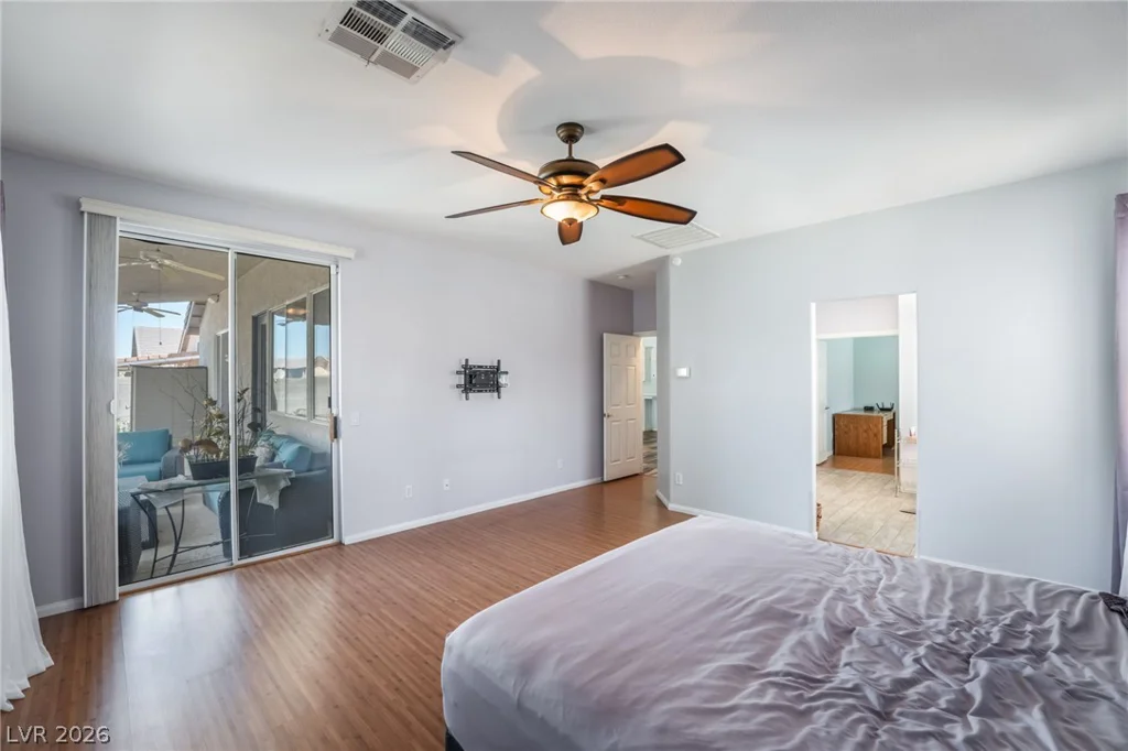 8528 Bandits Bluff, Las Vegas, NV 89143