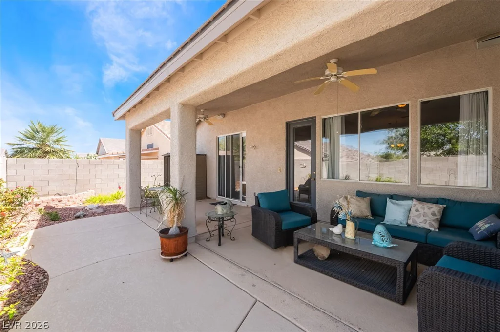8528 Bandits Bluff, Las Vegas, NV 89143