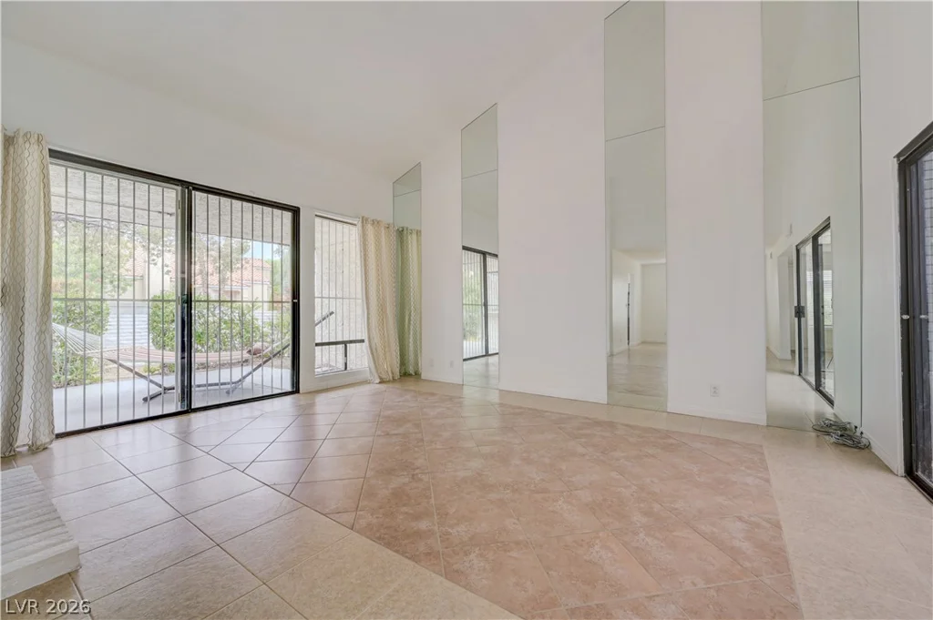 2695 San Lago, Las Vegas, NV 89121