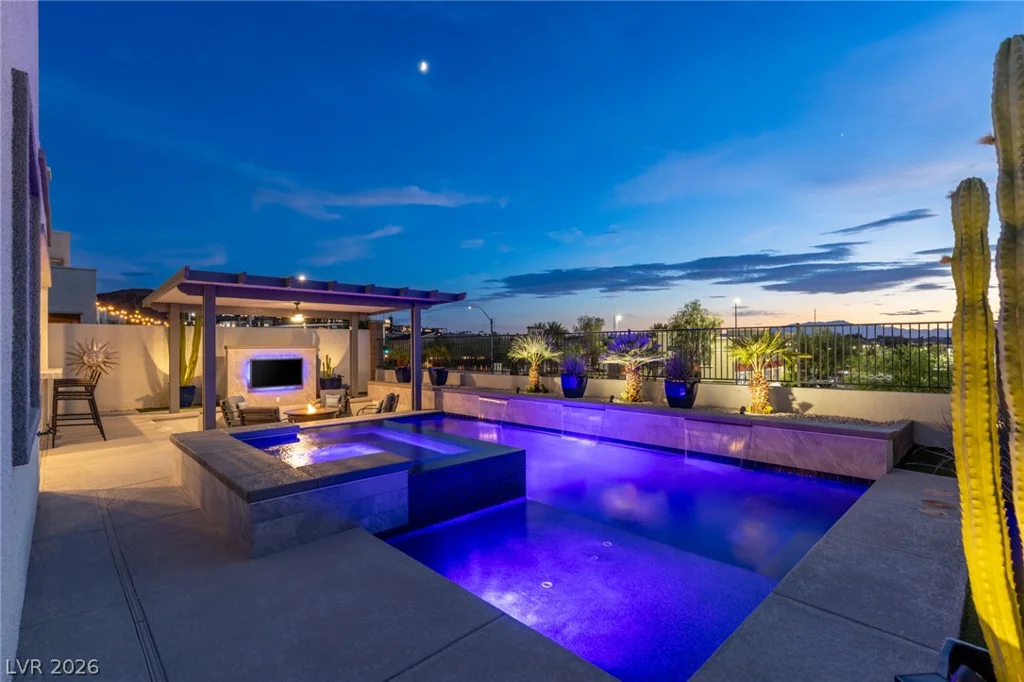 743 Glowing Horizon, Henderson, NV 89052