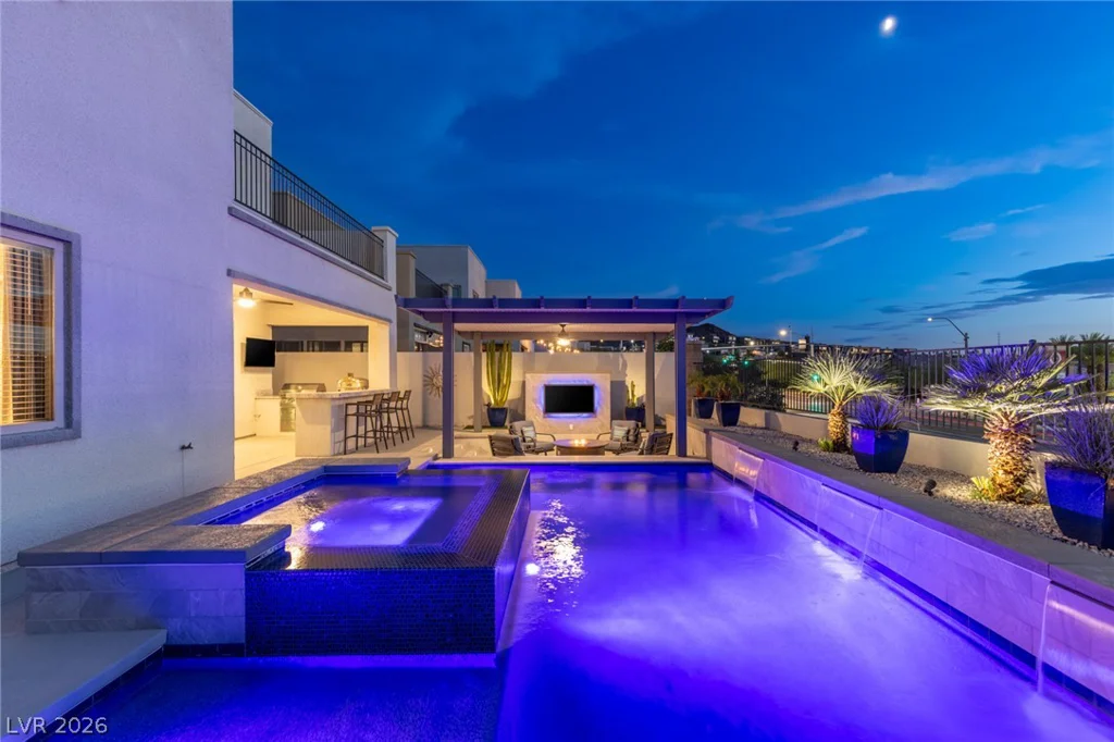 743 Glowing Horizon, Henderson, NV 89052