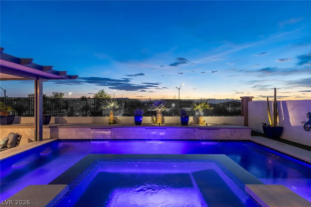 743 Glowing Horizon, Henderson, NV 89052