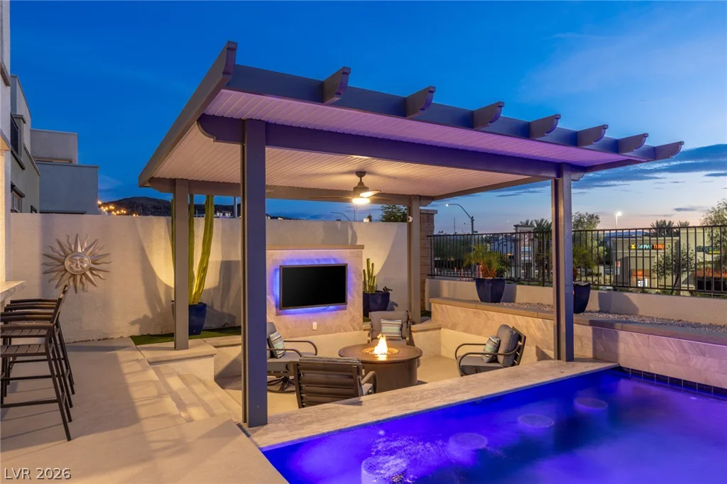 743 Glowing Horizon, Henderson, NV 89052