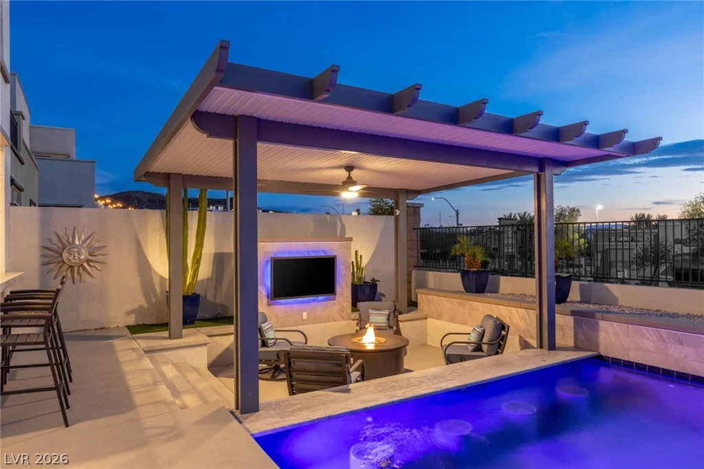 743 Glowing Horizon, Henderson, NV 89052
