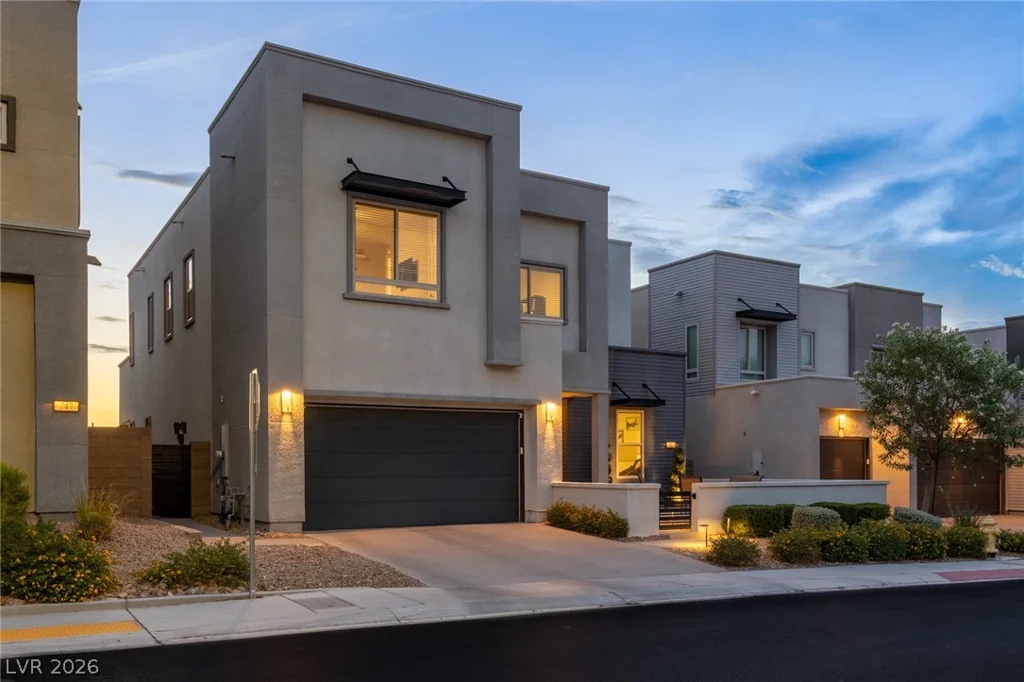 743 Glowing Horizon, Henderson, NV 89052
