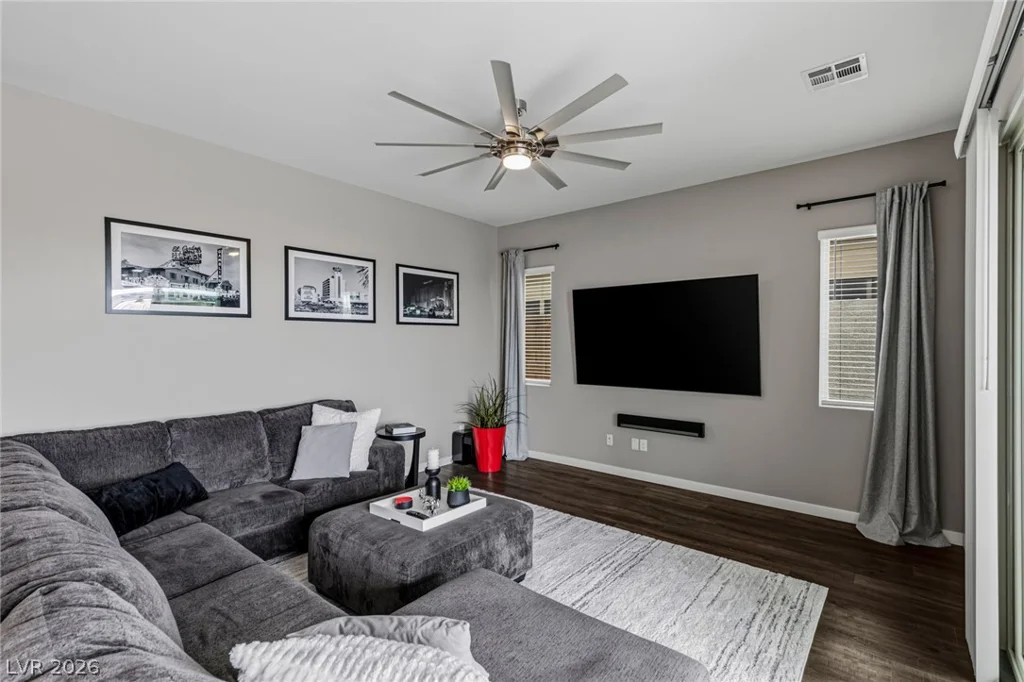 743 Glowing Horizon, Henderson, NV 89052