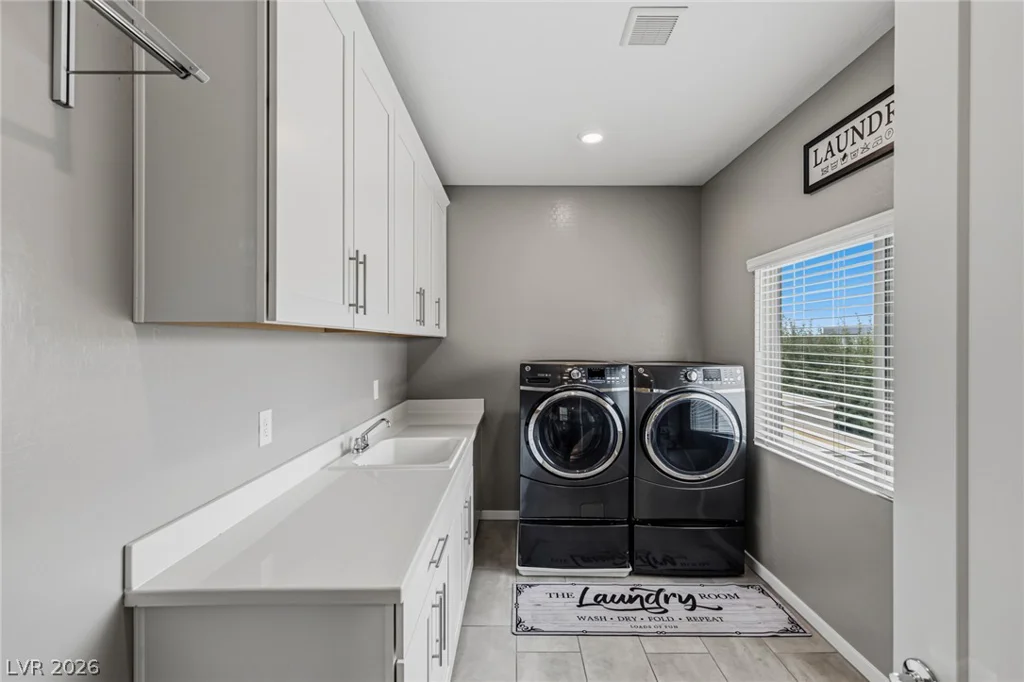743 Glowing Horizon, Henderson, NV 89052