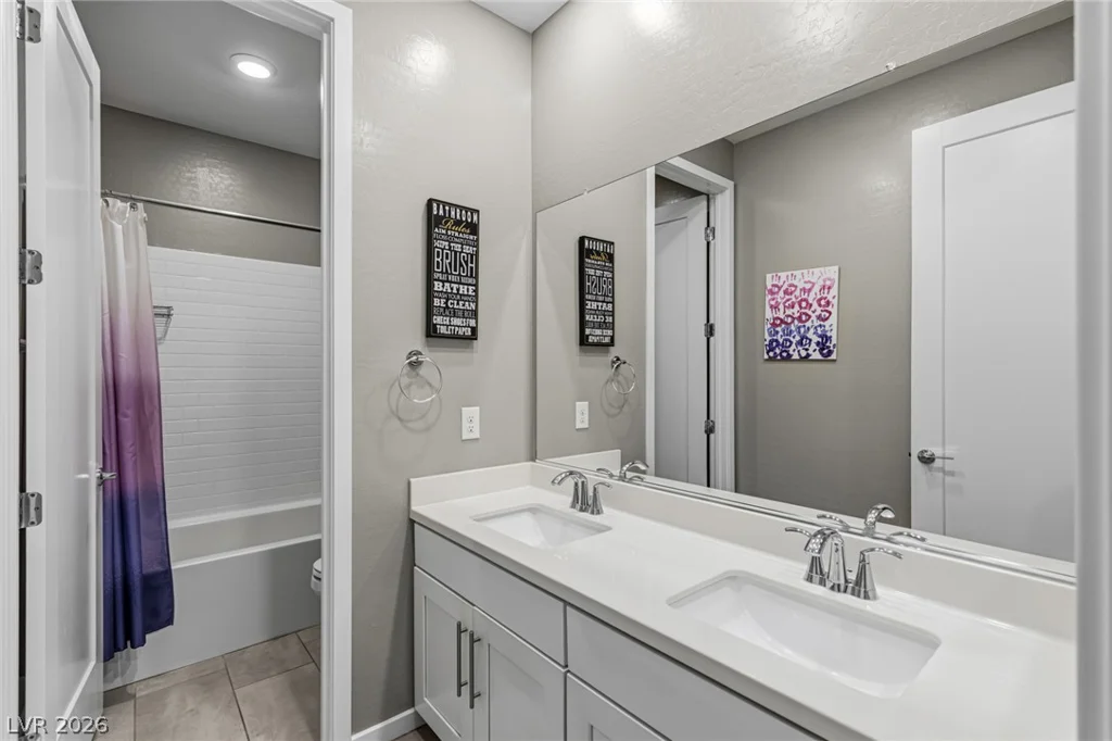743 Glowing Horizon, Henderson, NV 89052