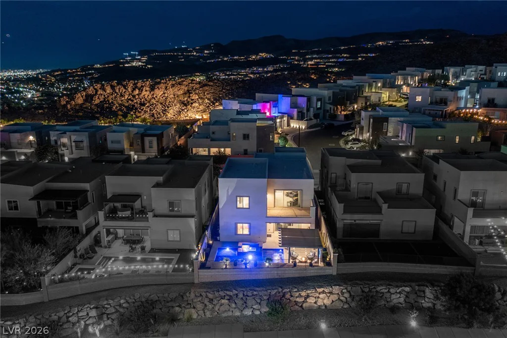 743 Glowing Horizon, Henderson, NV 89052