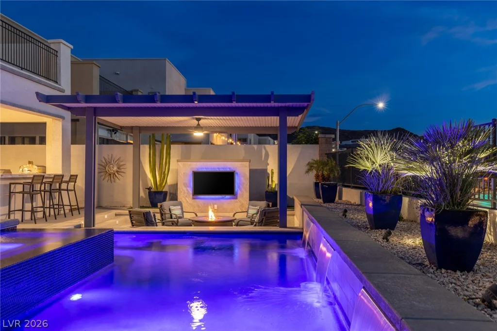 743 Glowing Horizon, Henderson, NV 89052