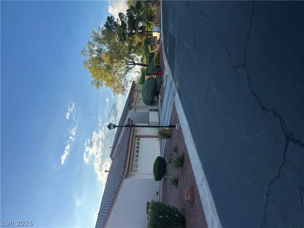 1909 Blackpool, Las Vegas, NV 89128