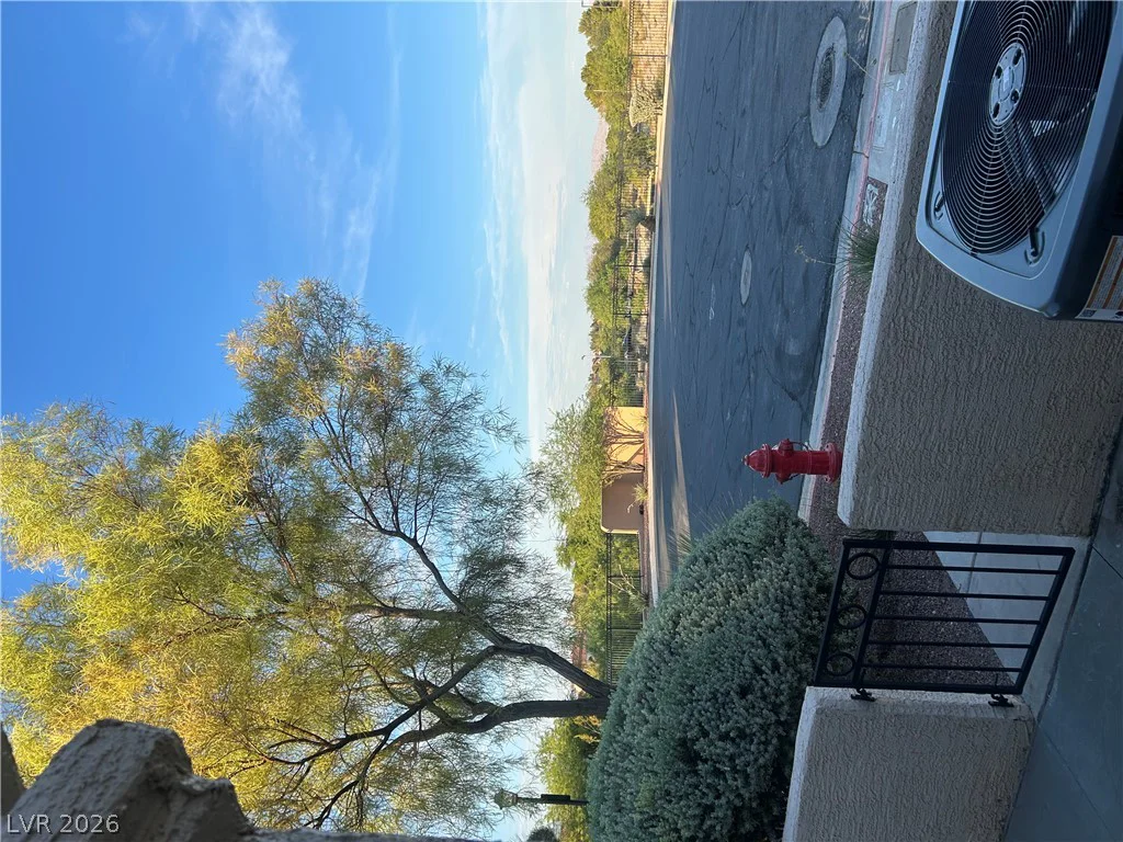 1909 Blackpool, Las Vegas, NV 89128