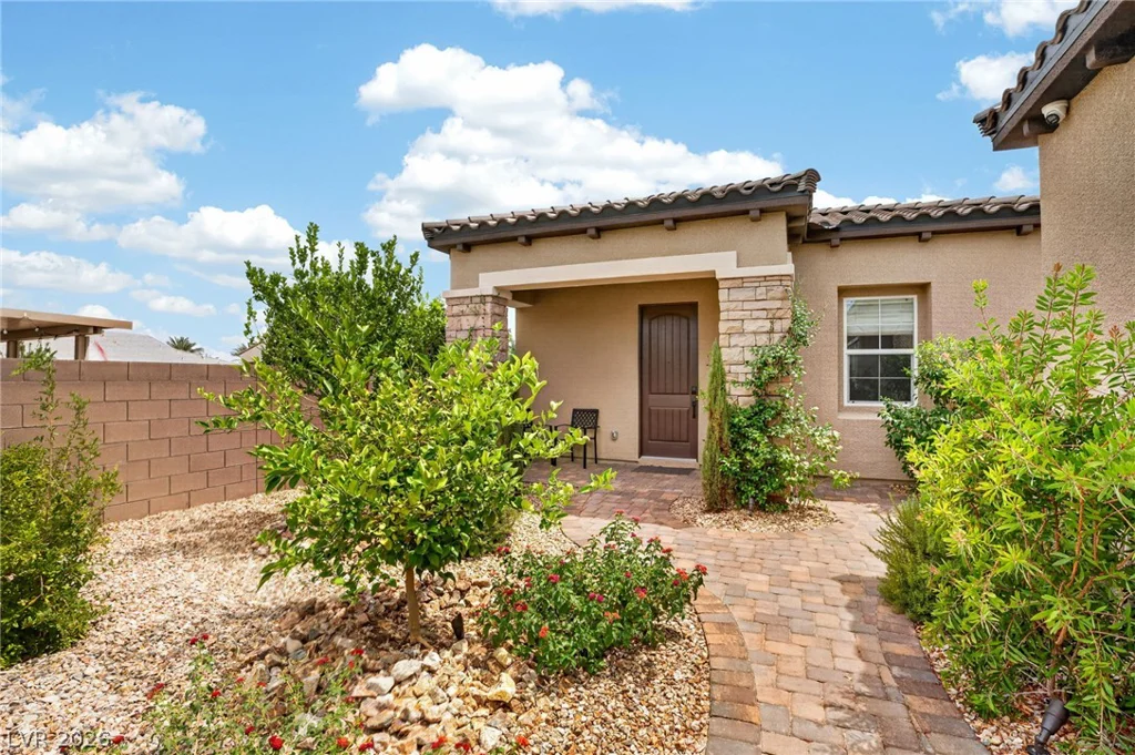 8535 Longmire, Las Vegas, NV 89143