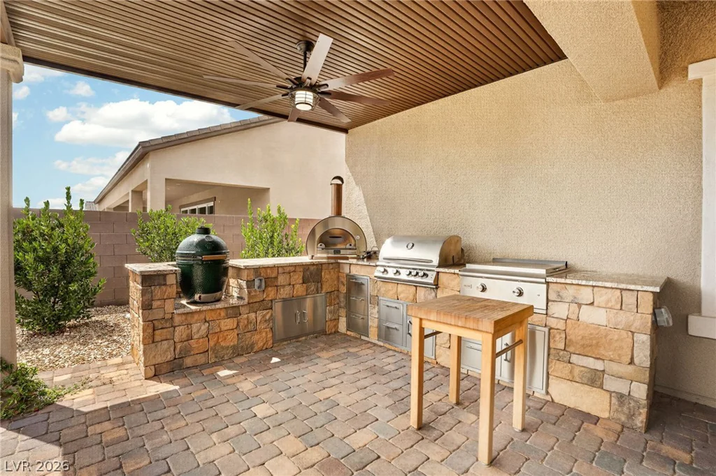 8535 Longmire, Las Vegas, NV 89143