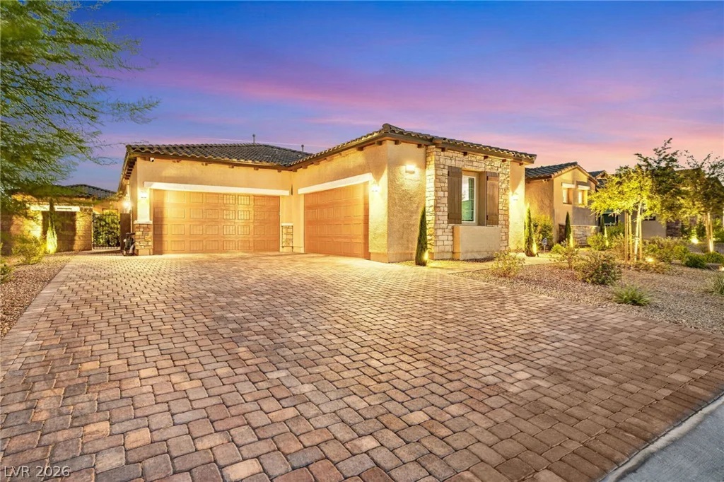 8535 Longmire, Las Vegas, NV 89143