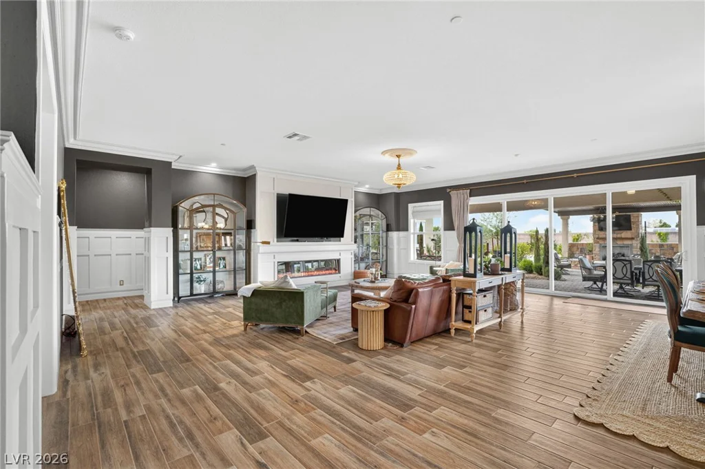 8535 Longmire, Las Vegas, NV 89143