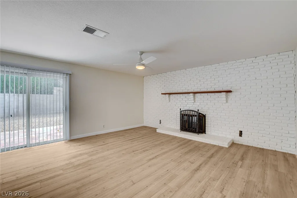 717 Palmhurst, Las Vegas, NV 89145