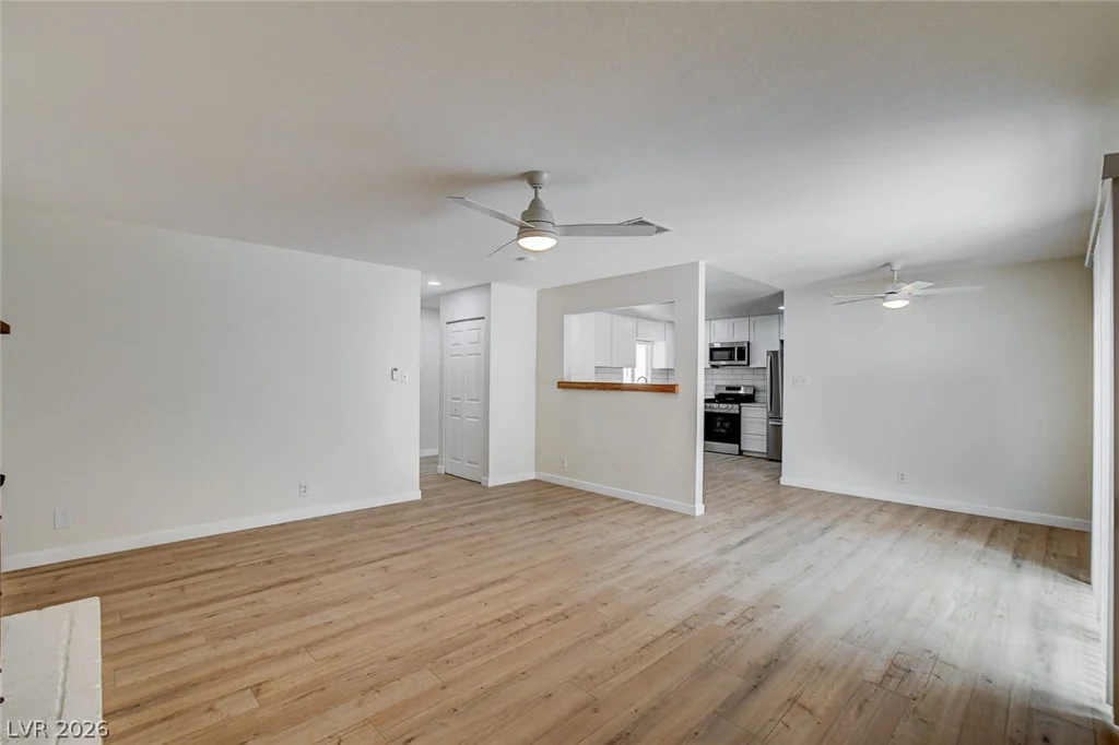 717 Palmhurst, Las Vegas, NV 89145