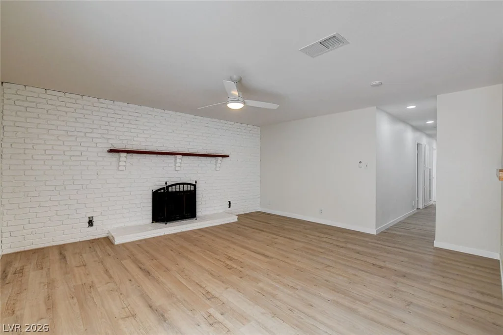 717 Palmhurst, Las Vegas, NV 89145