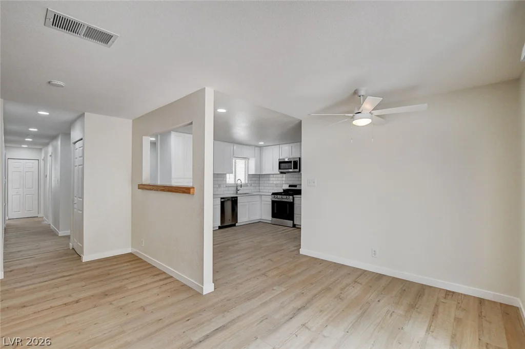717 Palmhurst, Las Vegas, NV 89145
