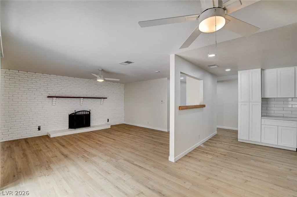 717 Palmhurst, Las Vegas, NV 89145