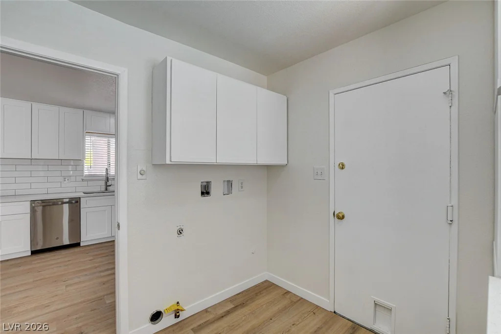 717 Palmhurst, Las Vegas, NV 89145