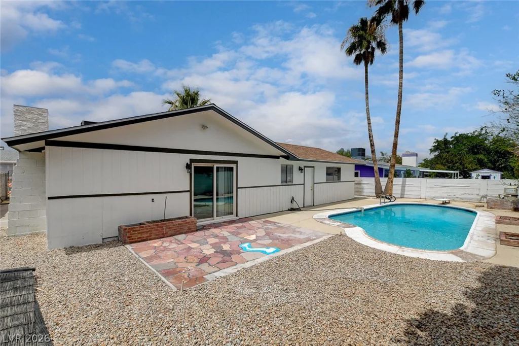 717 Palmhurst, Las Vegas, NV 89145